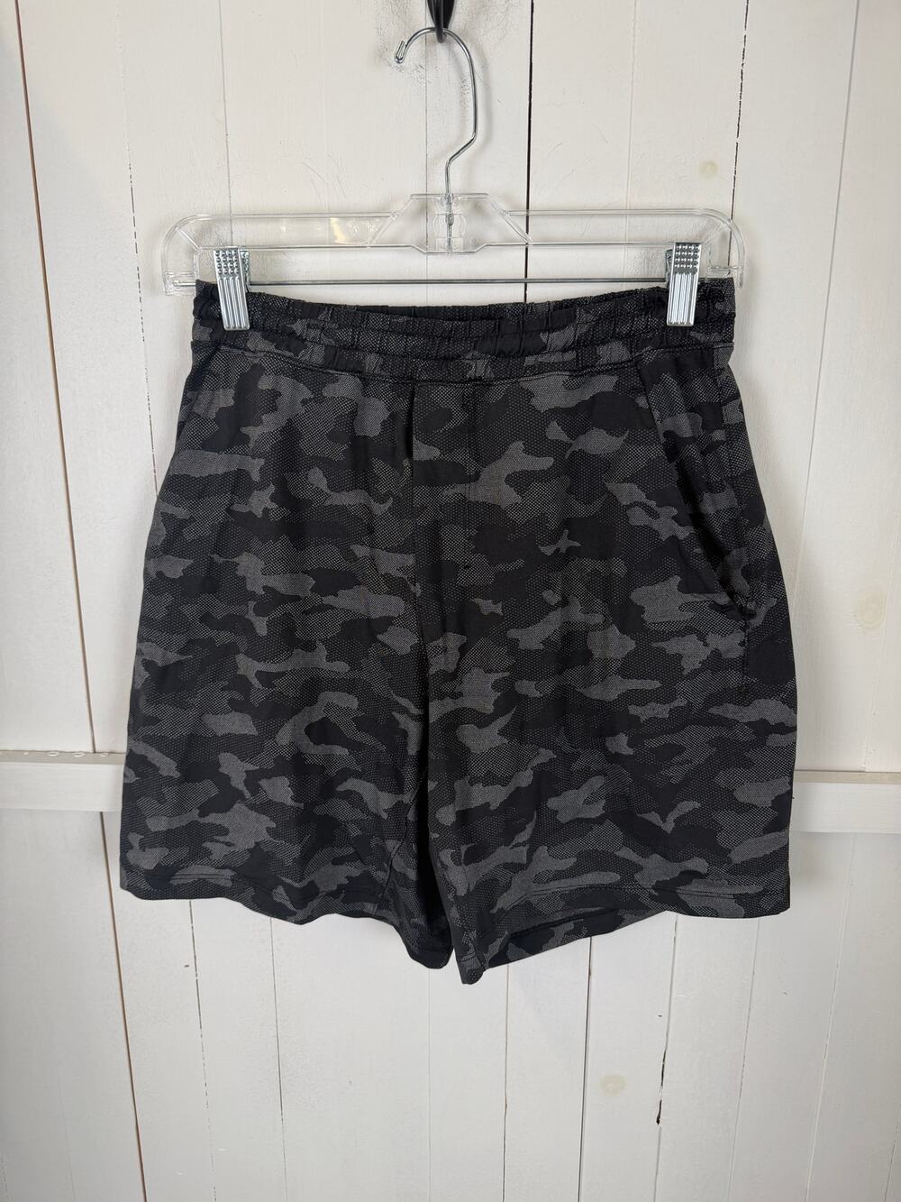 Lululemon Men's Black Gray Athletic Shorts Size S